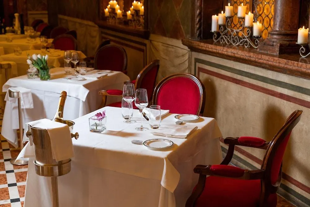 Due Torri Hotel Verona 5*,