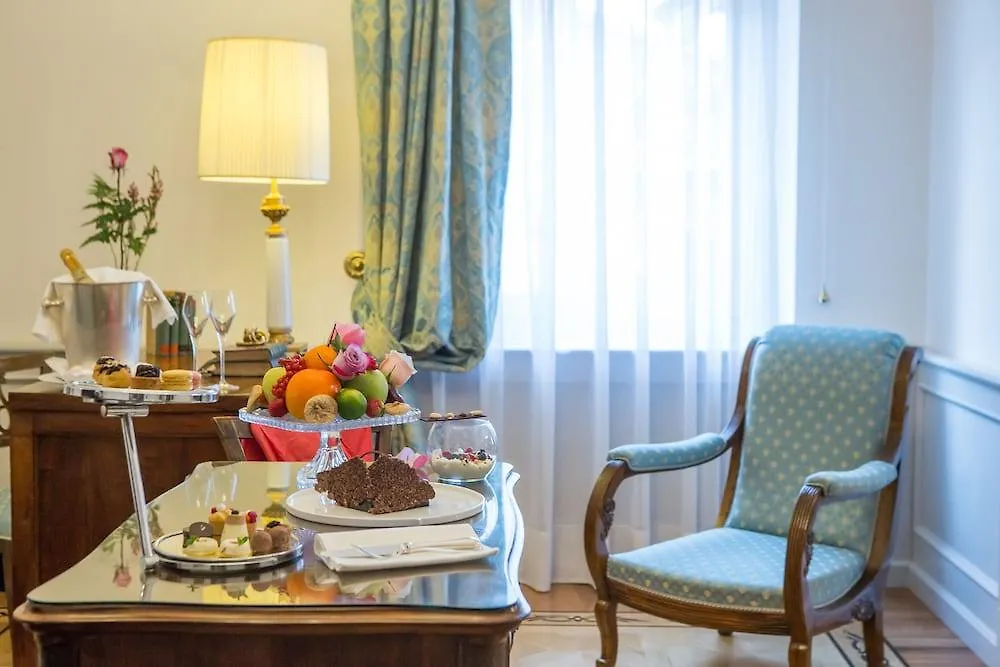 Due Torri Hotel Verona 5*,