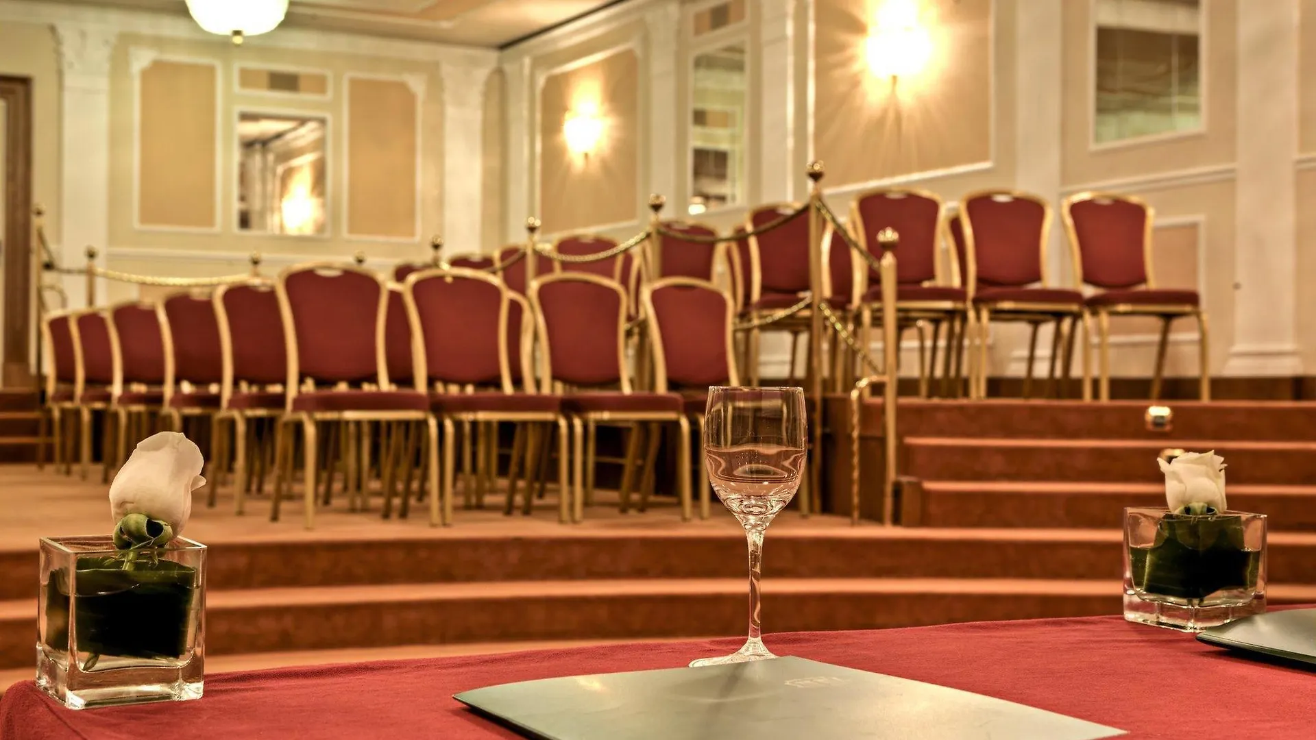 Due Torri Hotel Verona 5*,